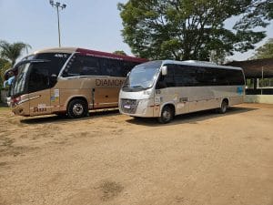 Ônibus estacionado